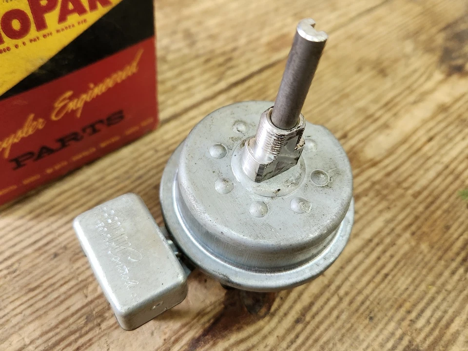 NOS OEM 1955-1956 Chrysler New Yorker Headlight Headlamp Control Switch 1688993 - Image 3 of 4