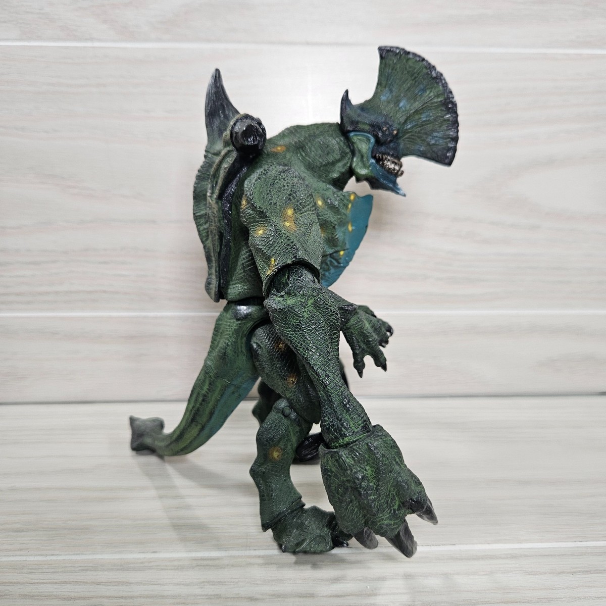 NECA Pacific Rim Kaiju Axehead Loose Action Figure Toy Green Blue
