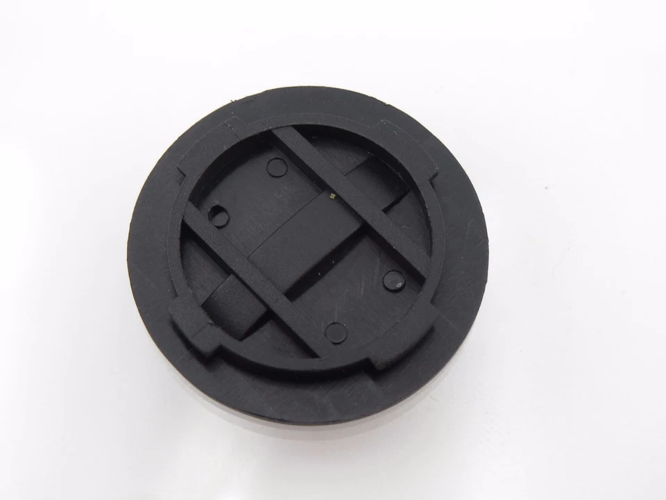 Dos (2) piezas de cubierta de batería para monitor de ritmo cardíaco Nike SMA019 Triax Foto 2 de 2