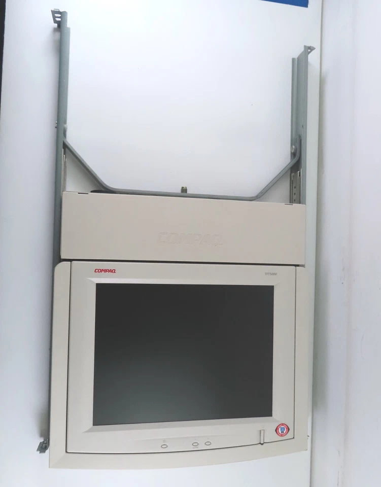Compaq TFT5000 Flat Panel 15" LCD Monitor - Image 2 of 4