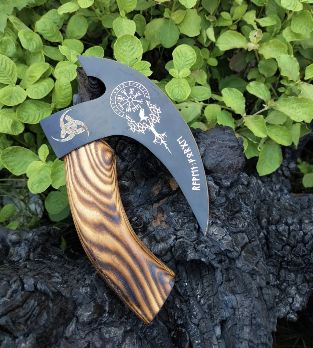 Handmade Viking Pizza Cutter with Rosewood Handle Super Sharp Carbon Steel Ax
Opens in a new window