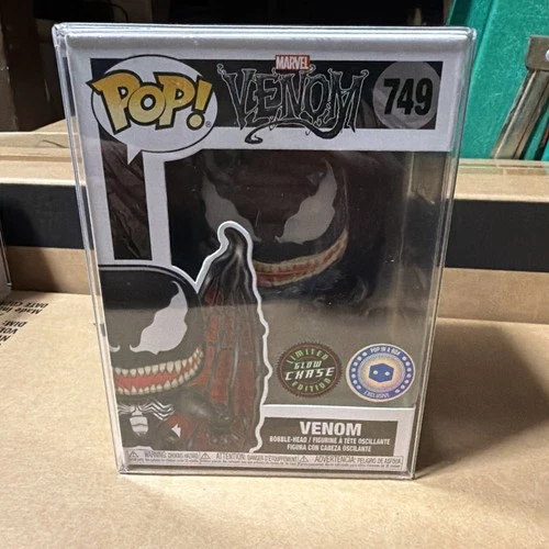 Funko Pop! Vinyl: Marvel - Venom (Chase) (Glows in the Dark) - (Exclusive) #749