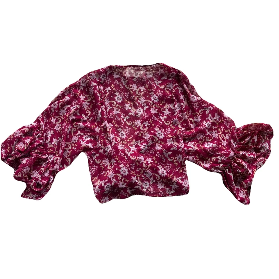 Mi Ami by Francesca's Wide Bell Sleeve Shirt Red Floral Women's One Size NWT $46 - Image 4 of 4