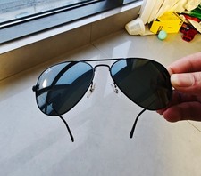 RAY-BAN RB3026 Aviator Sunglasses Black Frame 62mm Gray Lens