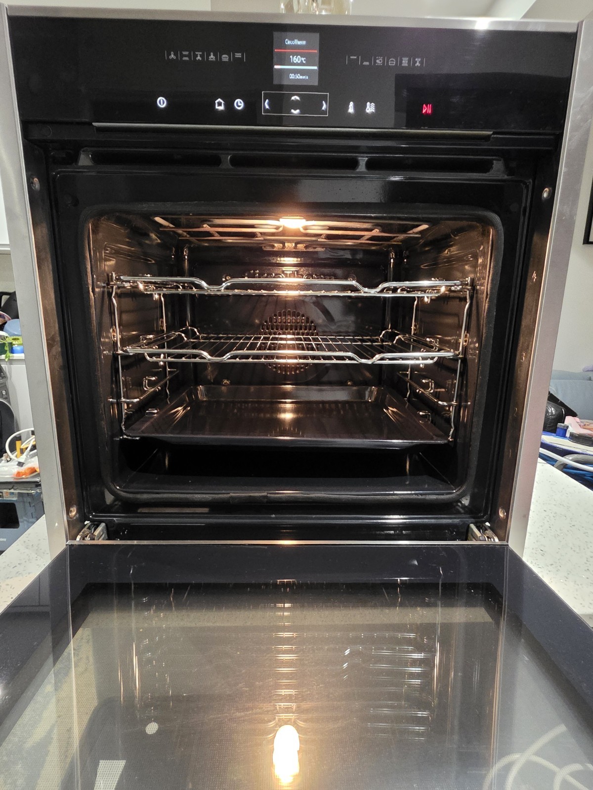 Neff B27CR22N1B Single pyrolytic oven - Used 2 AVL PRICE IS FOR 1 rrp £871