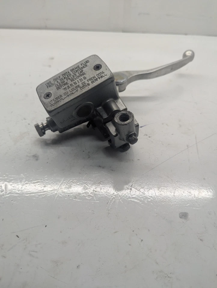 1990-1993 Suzuki Vx800 Front Brake Master Cylinder OEM 1990-1993 - Image 3 of 4