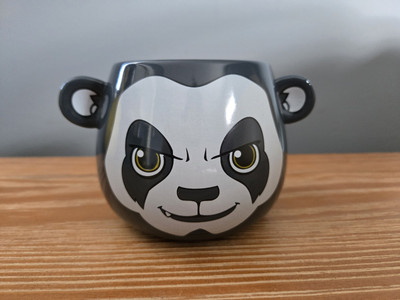 World of Warcraft Mists of Pandaria 2013 Blizzard   Panda Mug RARE 