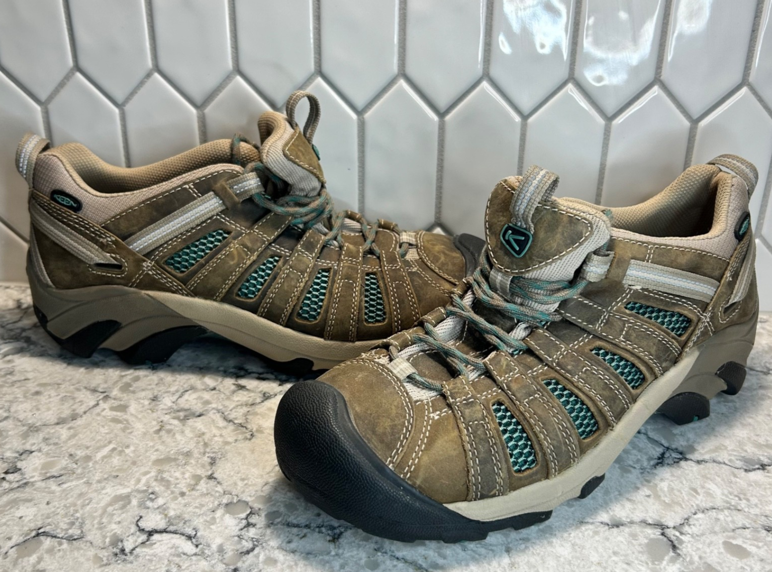 Scarpe da trekking basse Keen da donna taglia 10 impermeabili Voyager in pelle marrone
