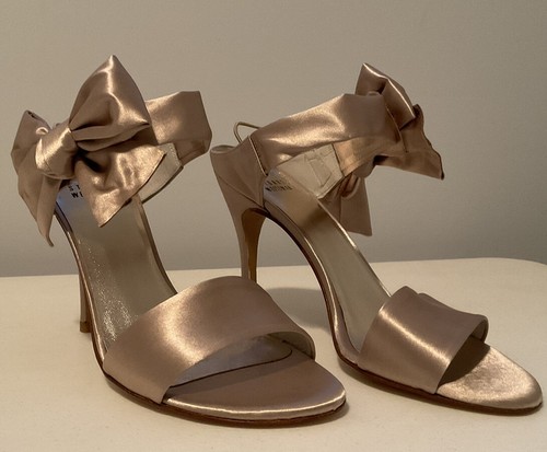 STUART WEITZMAN Satin Slingback Bow Fancy Sandals Size 8 - Picture 4 of 7
