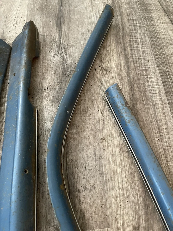 Ford Fairlane 1959 2 puertas cuarto ventana riel de riel de riel superior Victoria Customline Foto 4 de 4