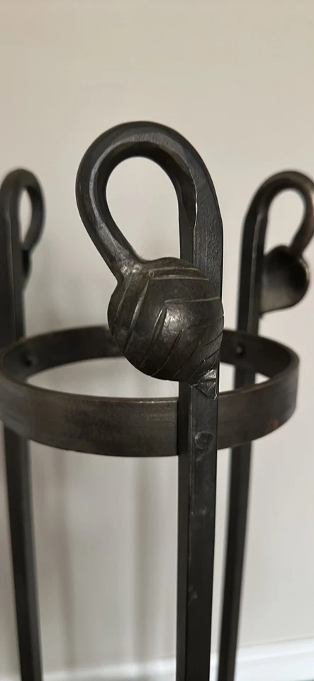 Soporte para paraguas de hierro forjado Mid-Century con decoración Lotus Bud Foto 3 de 4