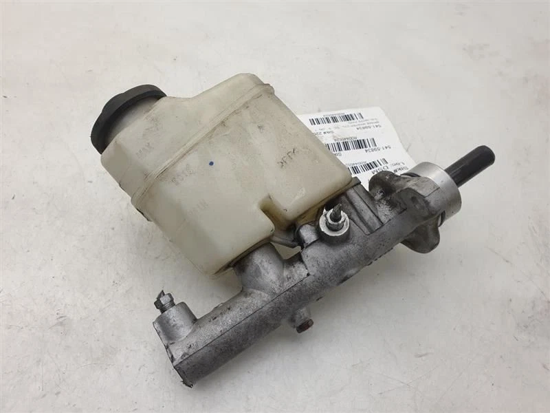 04-08 MONTAJE CILINDRO MAESTRO FRENO TRACCIÓN DELANTERA TOYOTA SOLARA 3.0L Foto 4 de 4