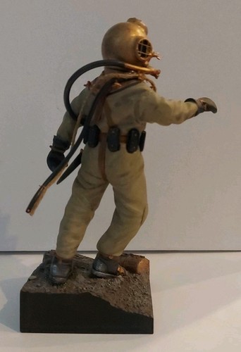 Verlinden 120mm WW2 salvage diver Kit # 1296 - Picture 8 of 24