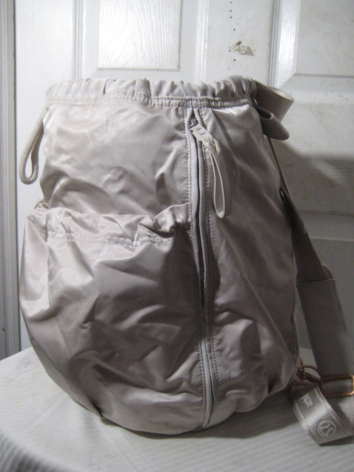 LuluLemon Grey Nylon Extra Large drawstring Gym, … - image 6