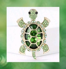 GREEN GLASS  RHINESTONE TURTLE PIN BROOCH OCEAN BEACH SUMMER SEA LIFE GOOD LUCK