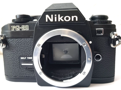 Nikon FG-20 SLR Film Camera w Zoom-Nikkor 35-70mm f/3.5-4.8 Lens 