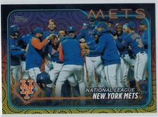 2024 Topps Series 2 New York Mets Team Card Holiday Fireworks Foil #557