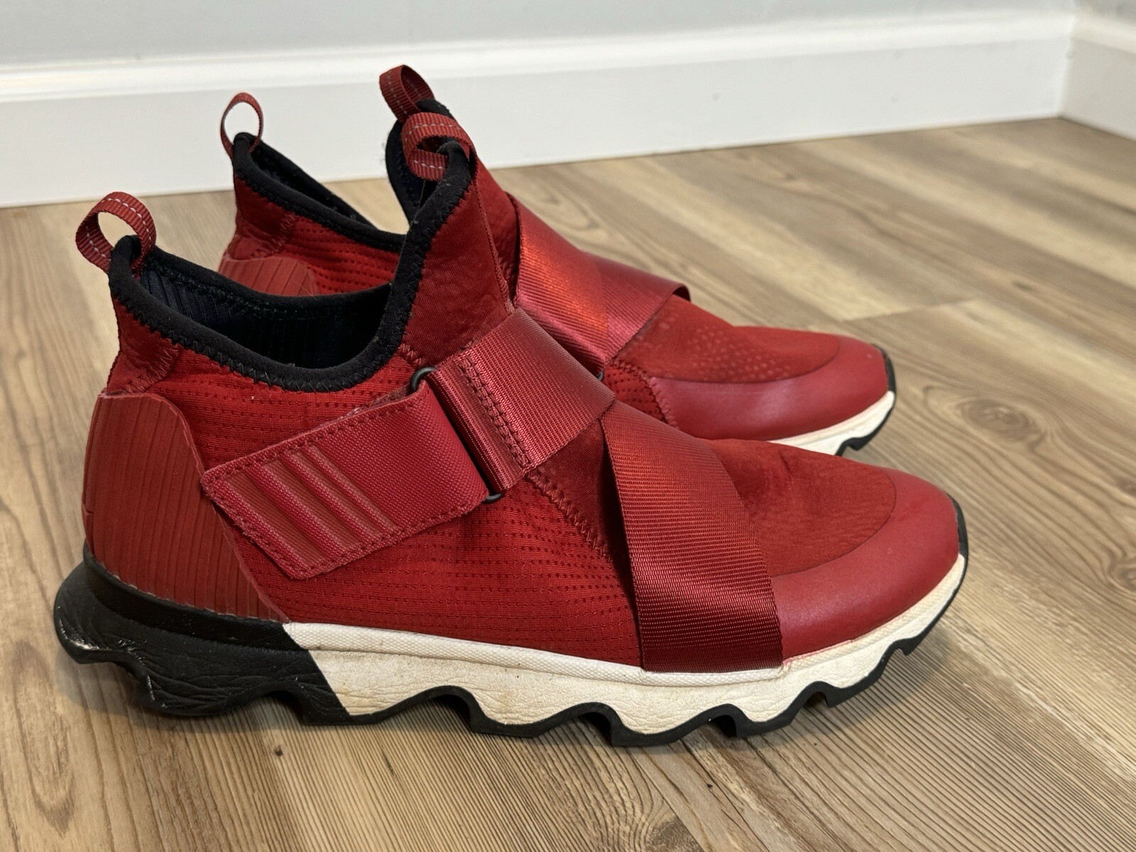 Sorel Womens Sneak Sneakers Shoes RED Hook Loop Low Top Sz 10