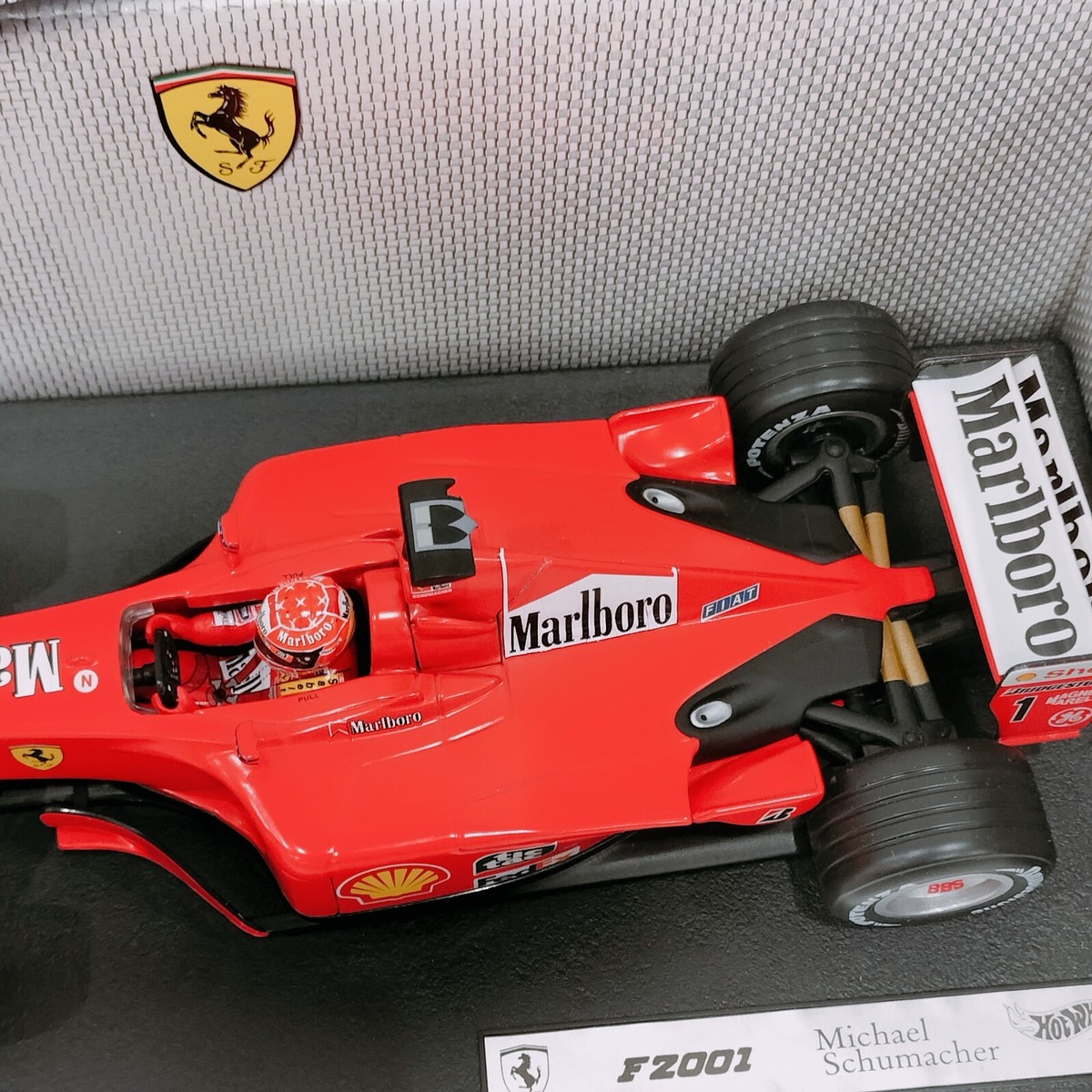 Hot Wheels 1/18 Ferrari F2001 Michael Schumacher #1 Marlboro