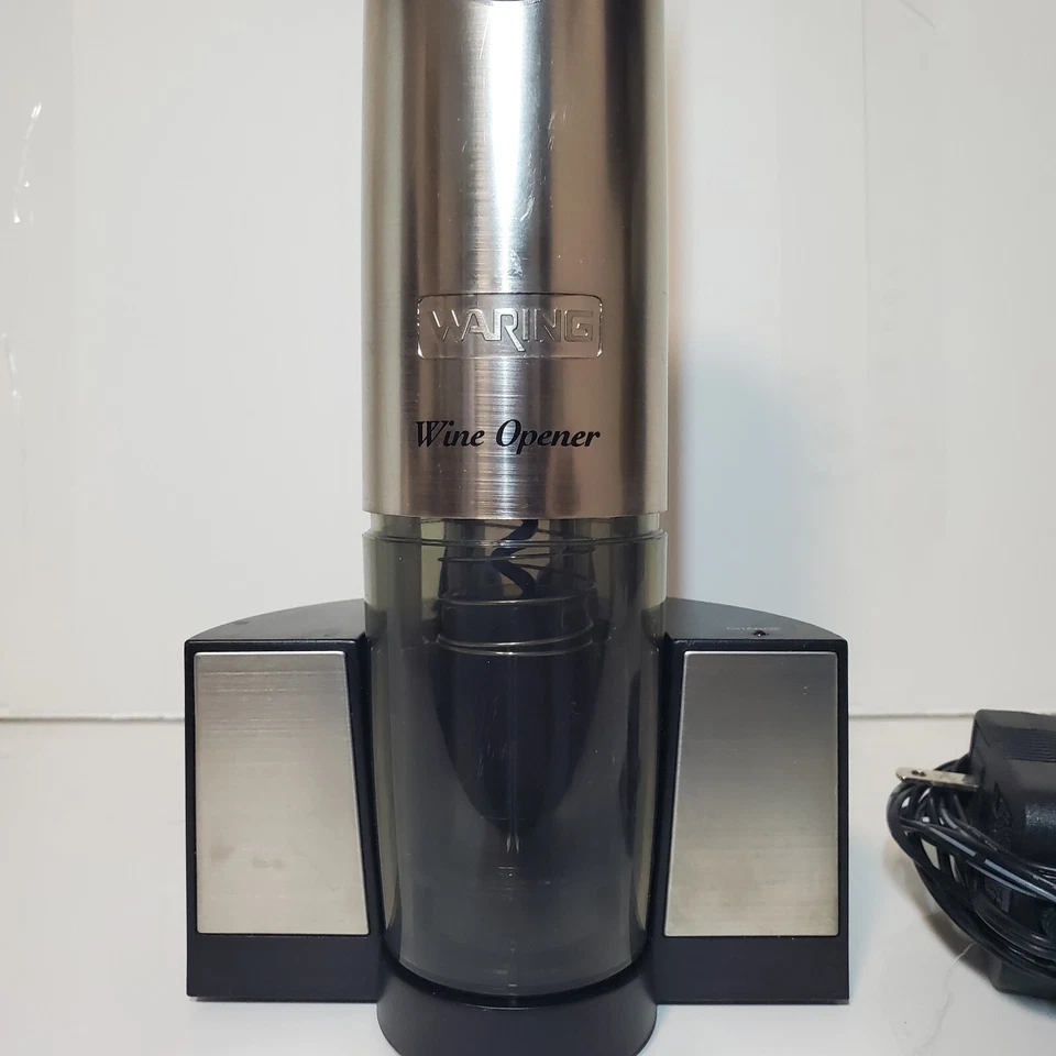 Abridor de corcho de vino inalámbrico Waring Pro modelo WO40 con cargador funciona muy bien Foto 2 de 4