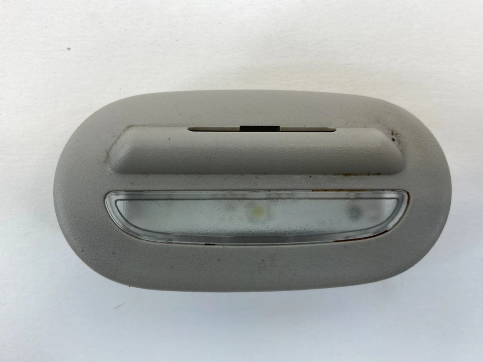 Ram Cargo Van 2012-2015 C/V delantero derecho pasajero puerta lateral luz de cortesía lámpara Foto 2 de 4