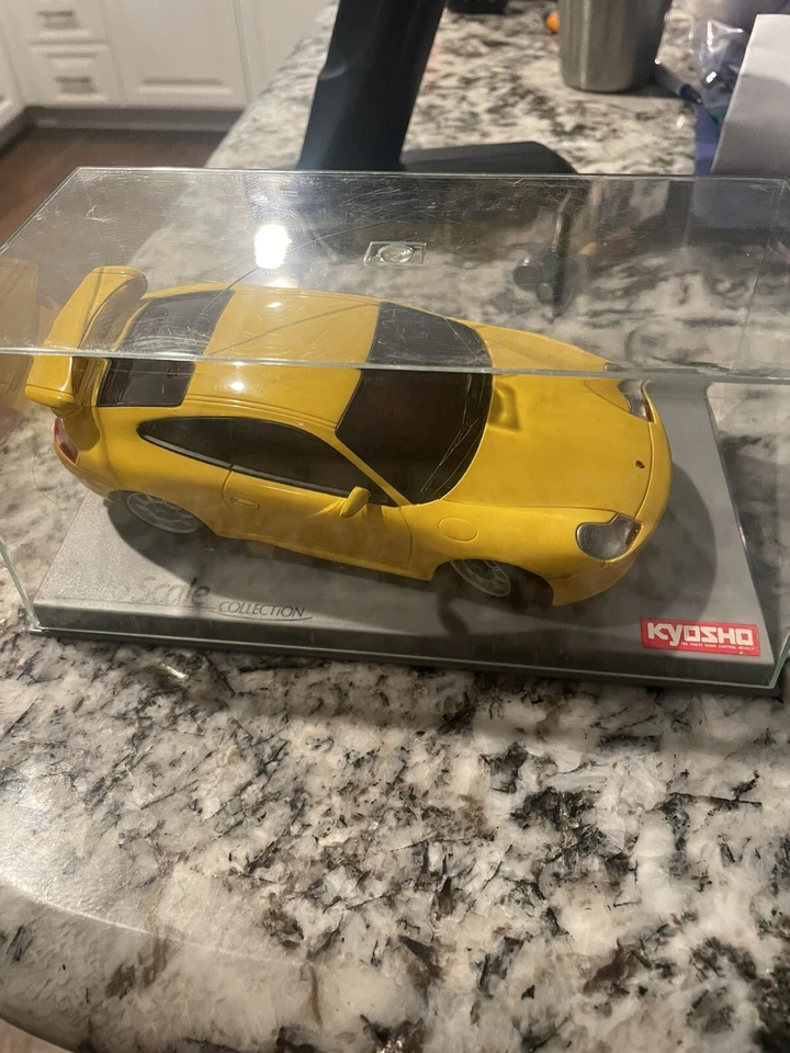 Kyosho Mini z Yellow Porsche 911 GT3 By mini-z Tested - Image 2 of 4