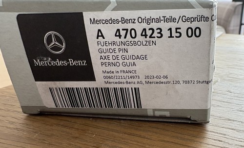 Genuine MERCEDES-BENZ GUIDE PIN A4704231500 - Picture 2 of 2