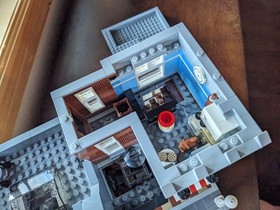LEGO Creator Detective's Office 10246 - 100% Complete - 6 Minifigures and Manual