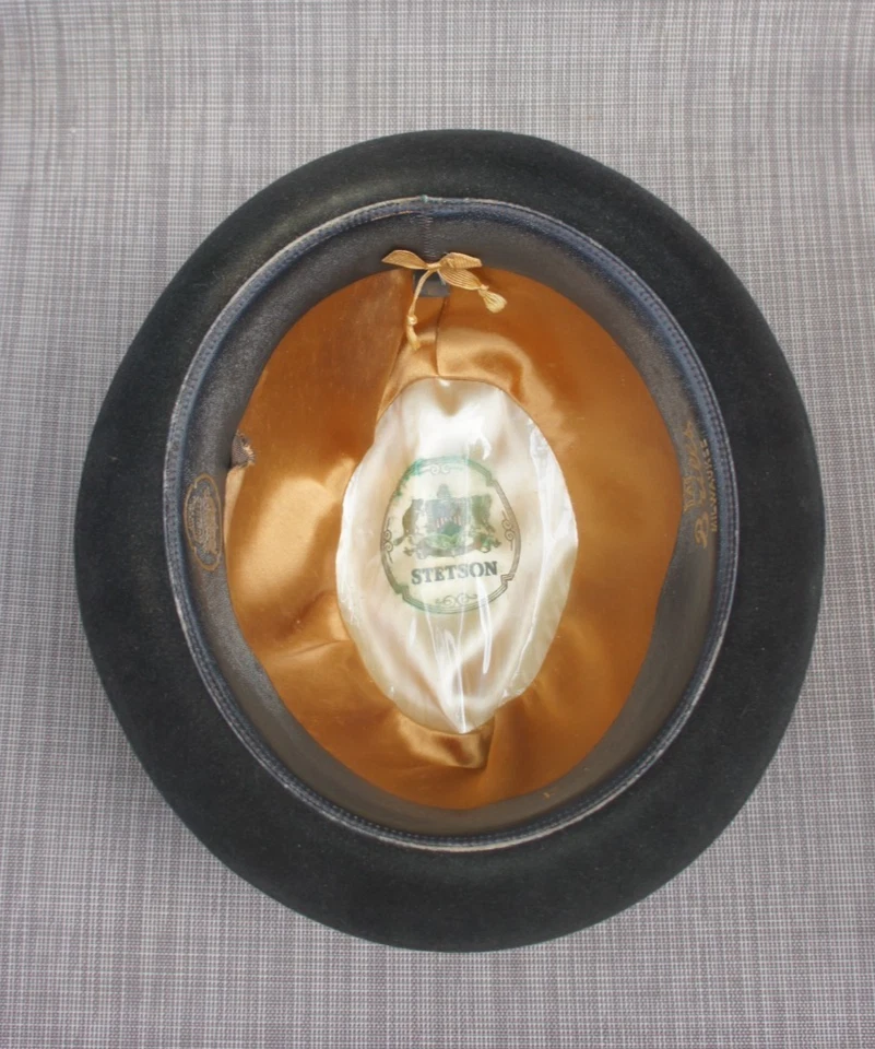 Sombrero Fedora Vintage STETSON Piel Negra Fieltro Cuerda Plumas Talla 7 Gafas Milwaukee Foto 4 de 4