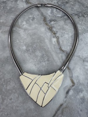 Vtg Trifari Collar Choker Silver & Cream Enameled Necklace Signed Trifari 80s