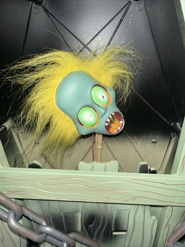 Gemmy Large 18" Coffin Casket Zombie Pop Up Screaming Animatronic Halloween Prop - Picture 2 of 7