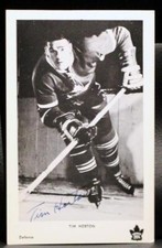 1960's Tim Horton Toronto Maple Leafs Signed Team Issued Postcard!