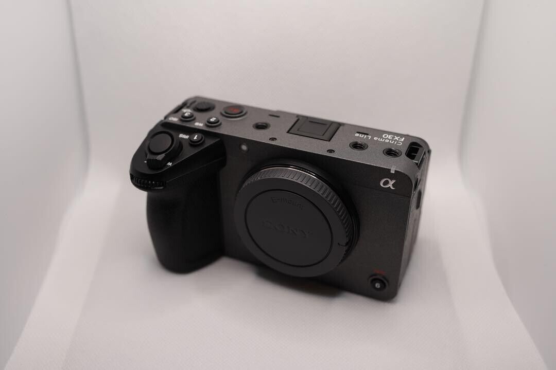 Sony Cinema Line FX30 20.1MP Digital Camera Body Black (ILME Sony Cinema Line FX30 20.1MP Digital Camera Body Black (ILME