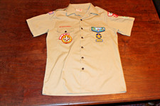Boy Scouts of America BSA Men's Shirt Tan Medium Sewn Patches Short Sleeve