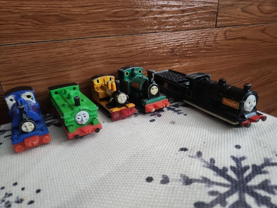 Lote de 13 trenes y vehículos diecast ERTL Thomas the Tank Engine de colección 1989 Foto 2 de 4