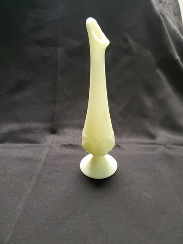 Vintage Fenton Custard Uranium Glass Flower Bud Vase