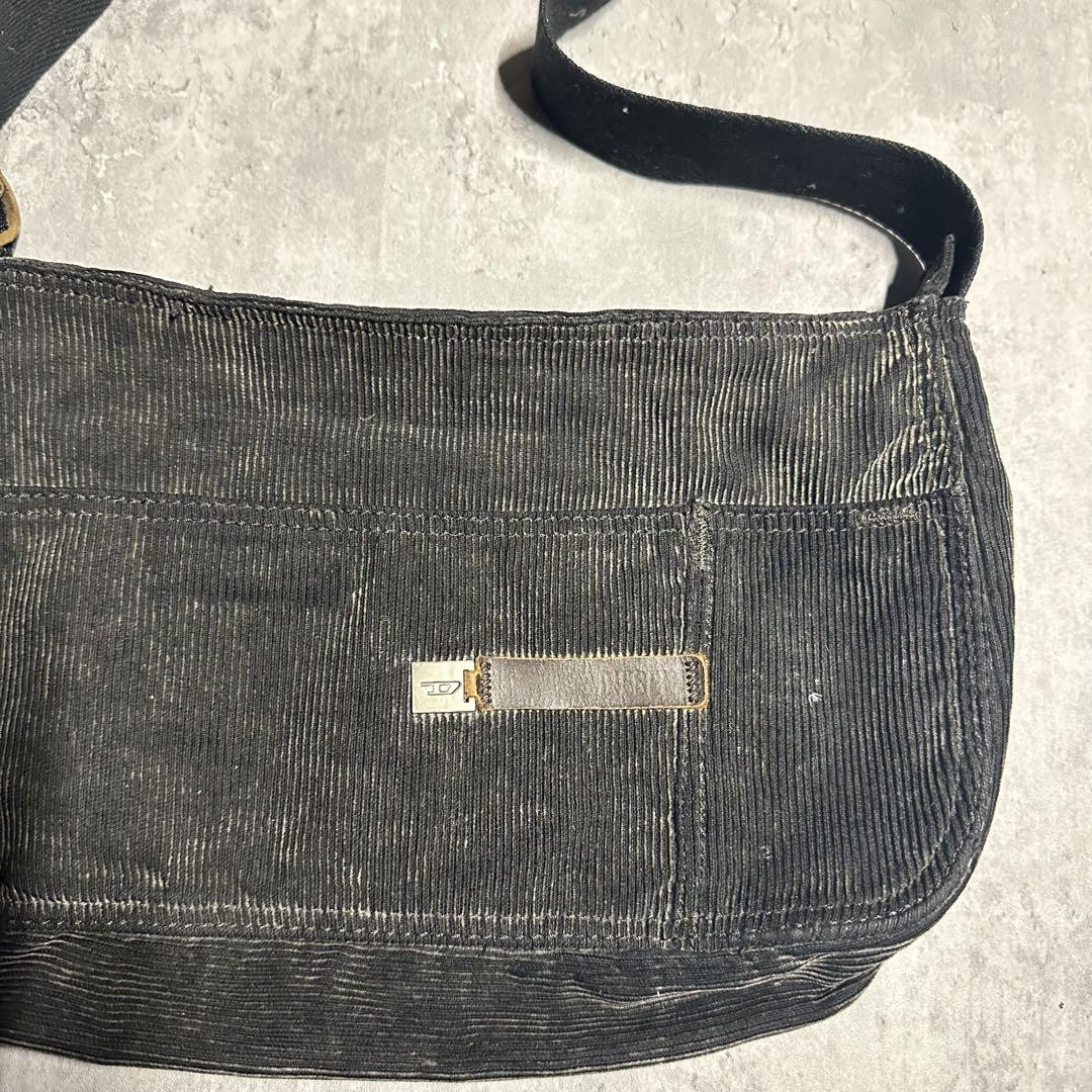 バッグ archive diesel big one shoulder bag 2k Diesel Men Vintage Archive One Shoulder Bag Y2K 22x33cm