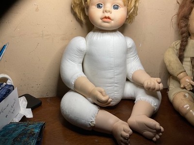Heritage Mint 2000 Lifelike Realistic Baby Girl Doll Weighted & Jointed