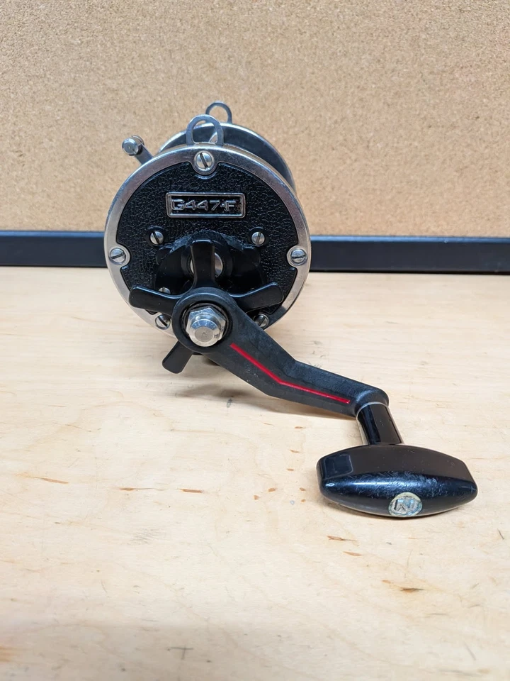 Newell G447-F konventionelle Angelrolle