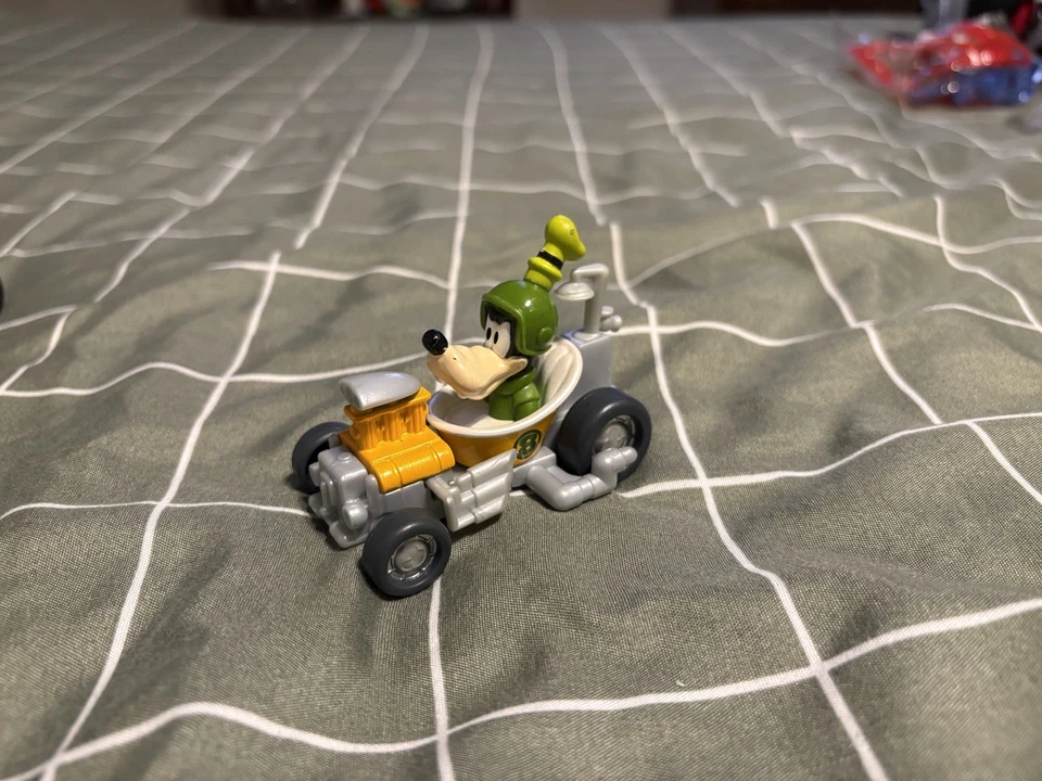 2016 Disney Mickey & the Roadster Racers Die Cast Car Bundle Donald & Goofy x2 - Image 3 of 4