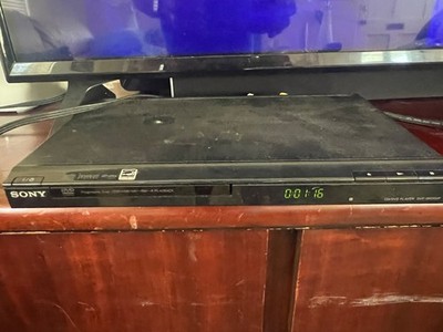 Sony DVP-SR200P DVD - CD Player with video cables - Ultra Slim Design