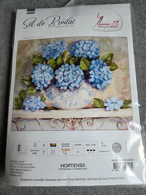 NEW UNOPENED LUCA-S ''HORTENSII -HYDRANGEAS #BA2328 Cross-Stitch Kit NEW
