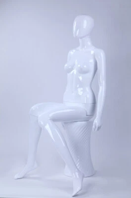 EUROTONDISPLAY Weibliche Abstrake Schaufensterpuppe Weiß Glänzend Hautfarbe Frau Neu Ohren Nase
