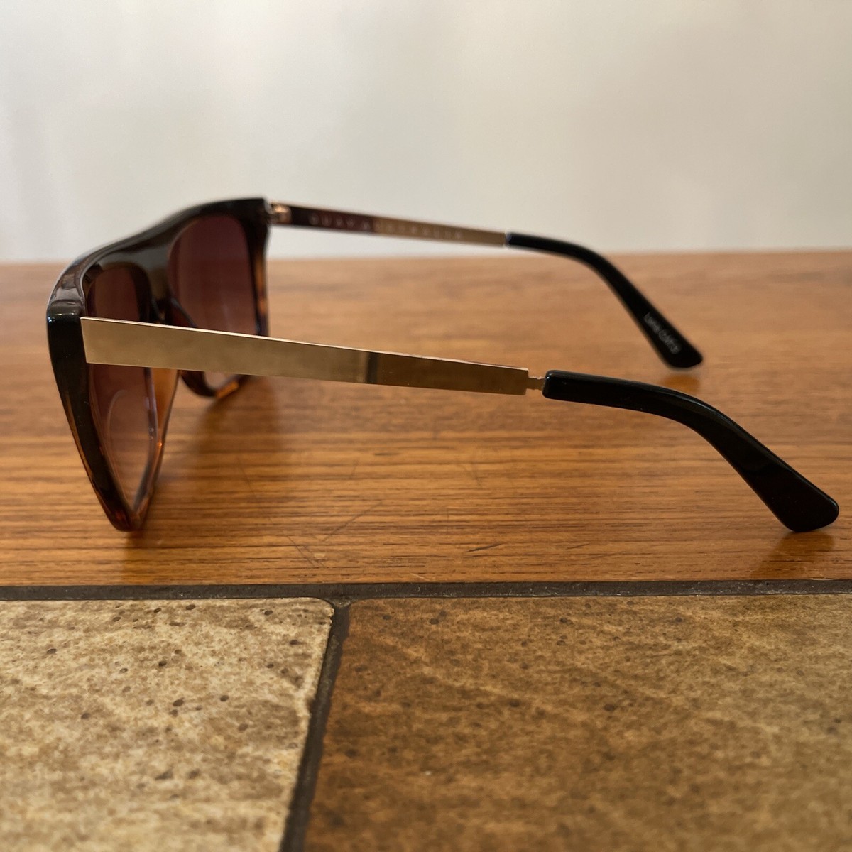 Quay Australia Sunglasses X Desi Perkins OTL II Black Tort/Brown