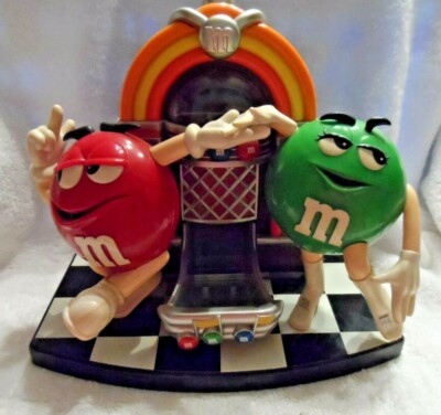COLLECTIBLE M& M'S ROCK'N ROLL CAFE CANDY JUKEBOX RADIO DISPENSER