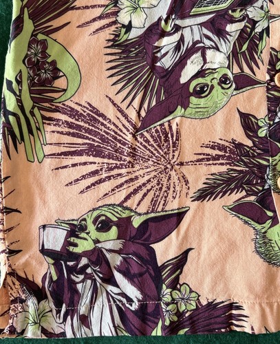 Star Wars Hawaiian Shirt Small Mandalorian Baby Yoda Grogu Fun Pocket  - Picture 8 of 10