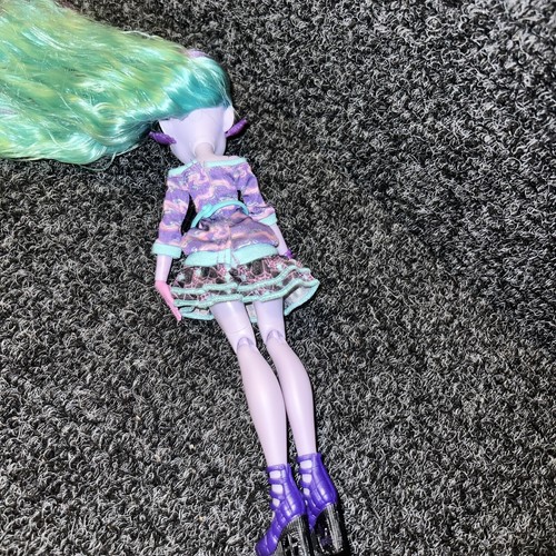 2021 Monster High Twyla Creepover Party Doll - Picture 7 of 7