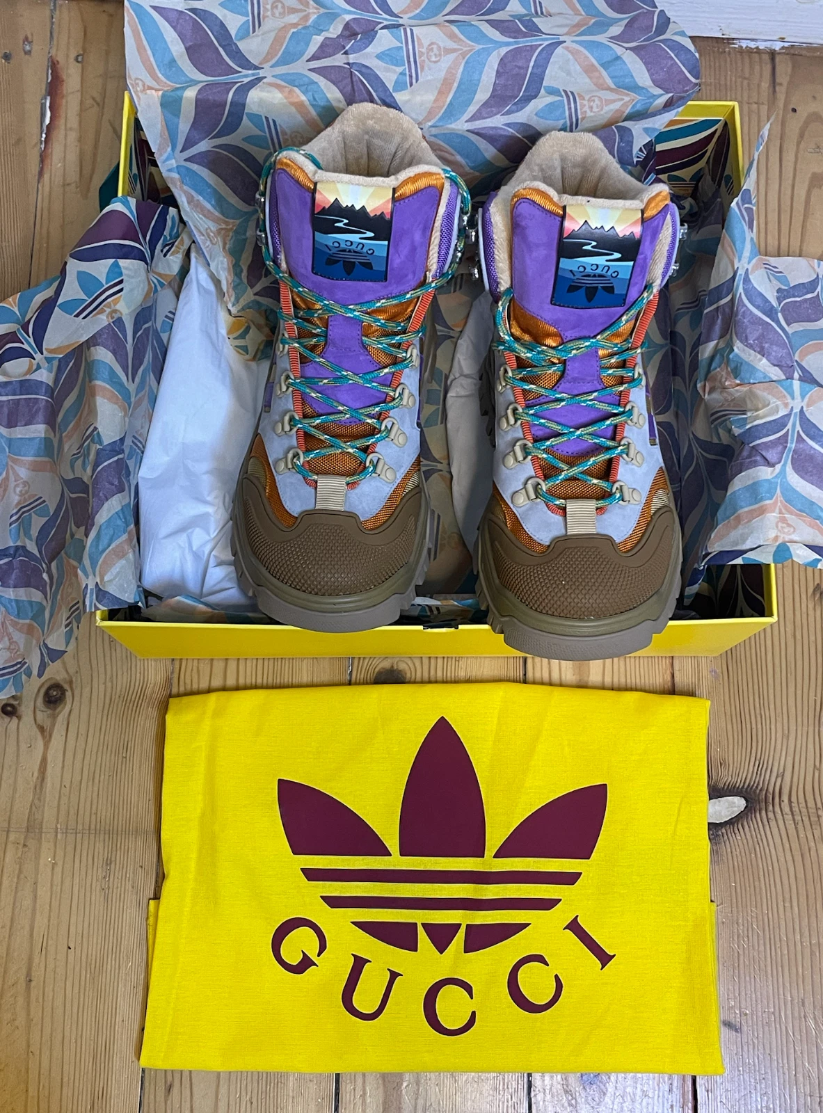 Bottes à lacets Gucci x Adidas pointure 42/43 édition limitée et neuves