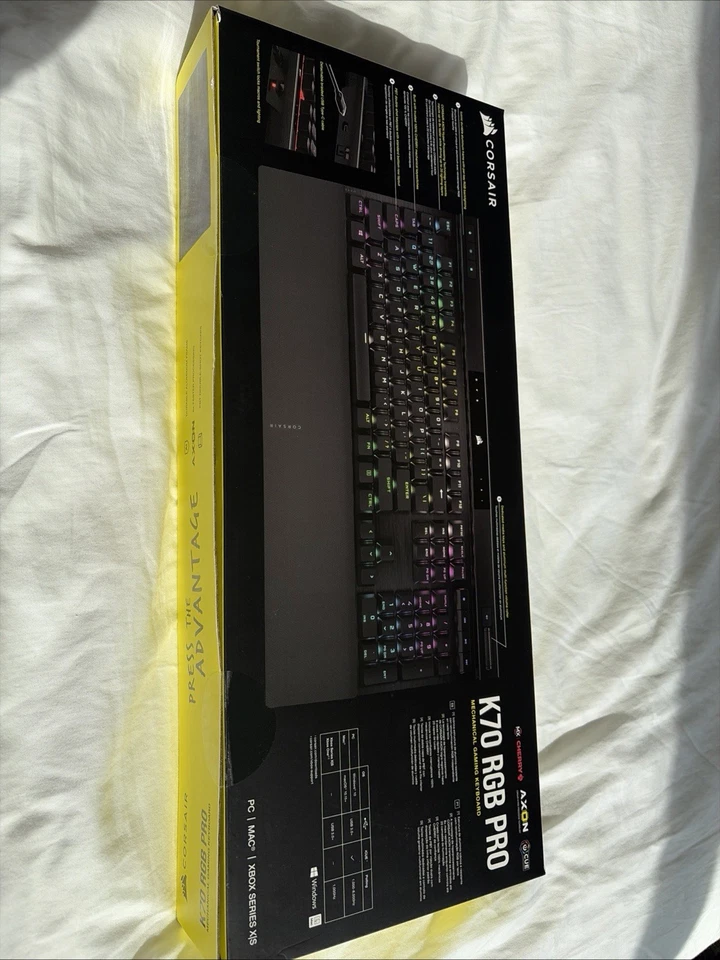 corsair k70 rgb pro mechanical gaming keyboard - Image 3 of 4