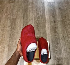 Men's Red Slip-On Slippers US Size 9 Faux Fur Upper Closed Toe Solid